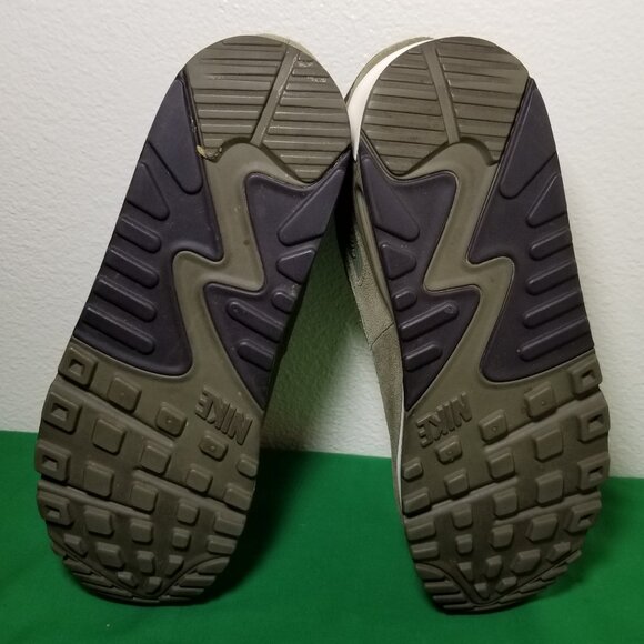 Nike Air Max 90 Neutral Olive Sequoia Men Size 9.5 Retro Streetwear - Picture 6 of 7